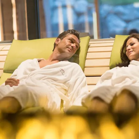Hotel Krone Tirol 3*