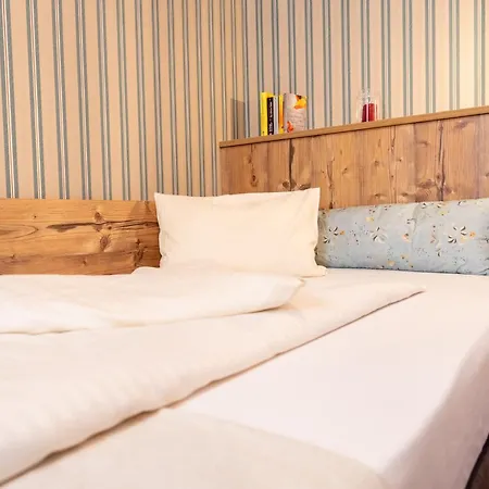 Hotel Krone Tirol 3*