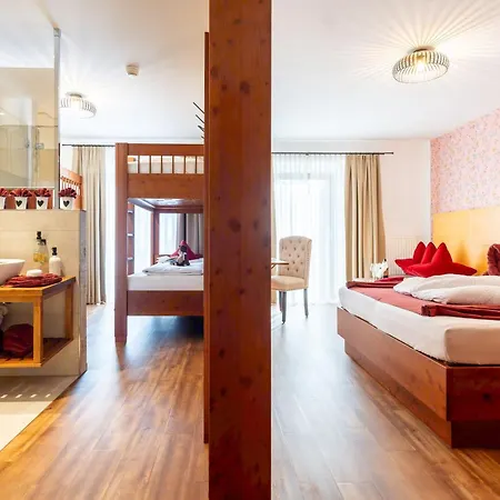 Hotel Krone Tirol 3*