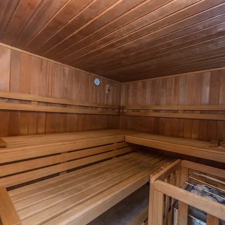 Krone Tirol فندق روتته