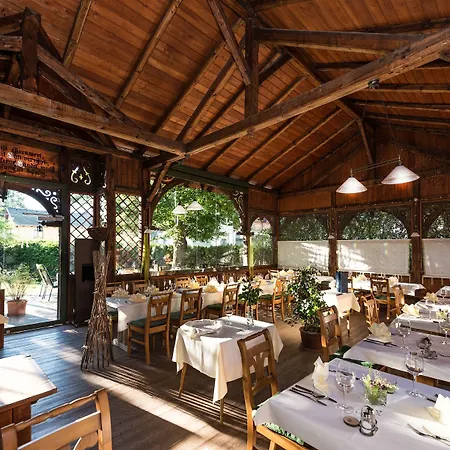 Krone Tirol فندق روتته