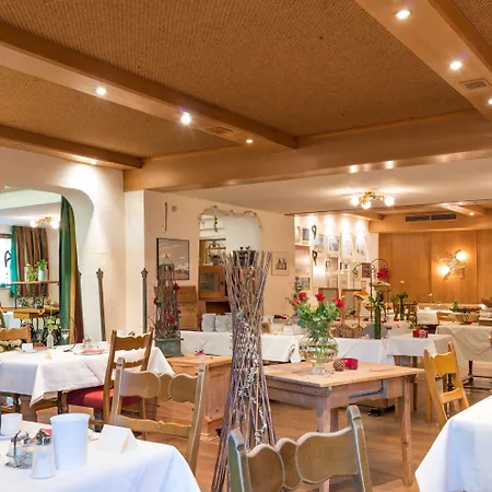 فندق Krone Tirol 3*