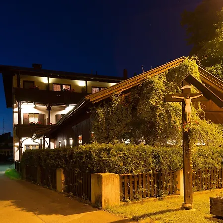 فندق Krone Tirol روتته