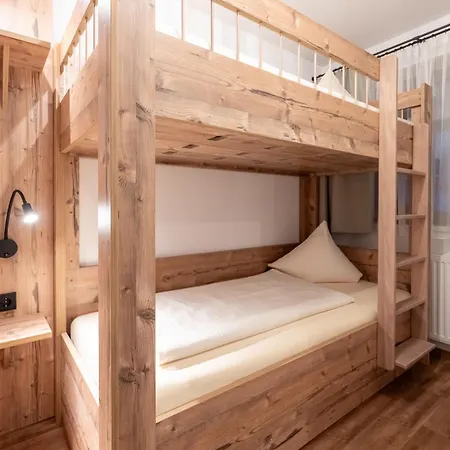 Krone Tirol Hotel 3*