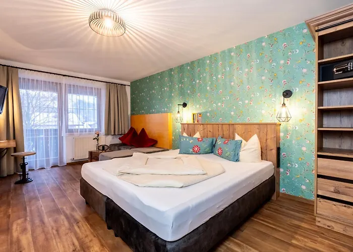 Hotel Krone Tirol 3*